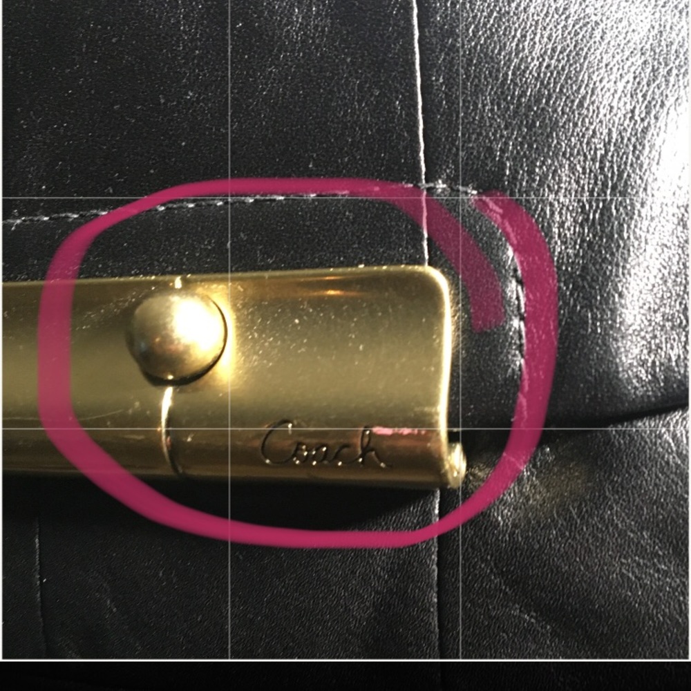 COACH PRE-LOVED AUTHENTIC GENUINE BLACK LEATHER & GOLD HARDWARE CROSSBODY BAG - Picture 17 of 17
